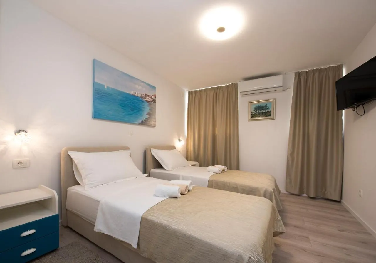 Apartments Maraton Split