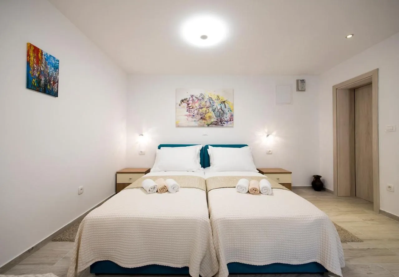 Apartments Maraton Split
