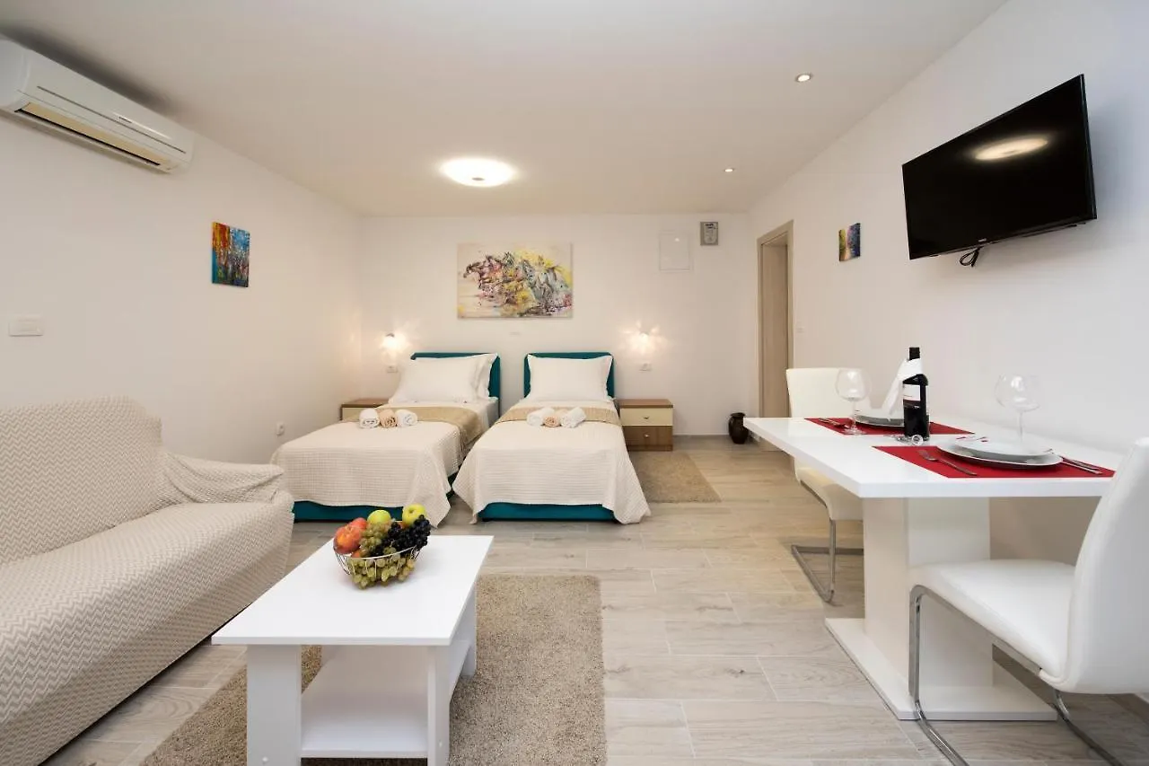 Apartments Maraton Split